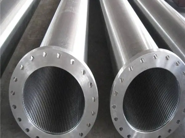Four wedge wire screens with flange connection are displayed.